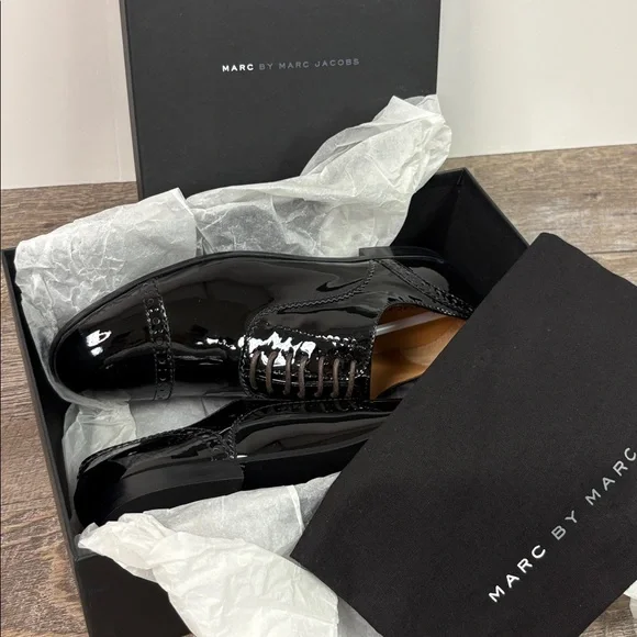 NEW Marc by Marc Jacobs Women’s Black Patent Leather Oxford Shoes (Size 8) - Picture 10 of 10